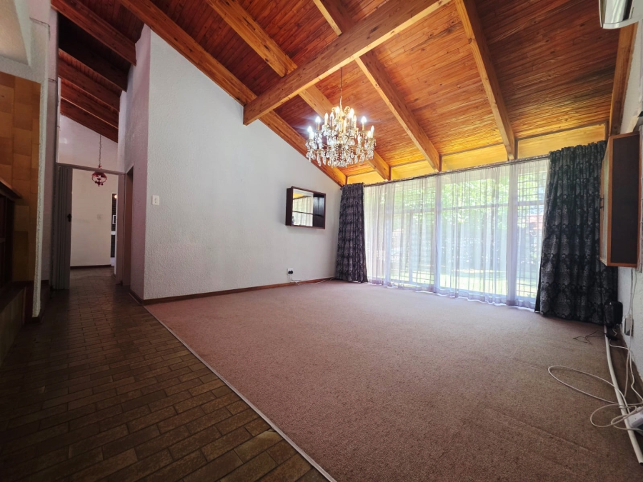 4 Bedroom Property for Sale in Van Der Hoff Park North West